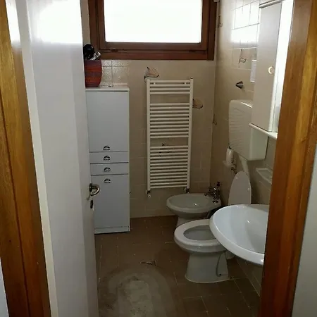 A Schiera Raffinata Con Giardino *
