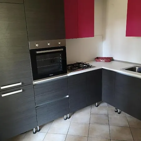 Βίλα A Schiera Raffinata Con Giardino
